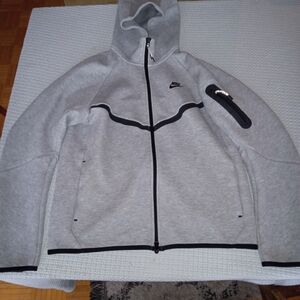 2025 Men's Nike Tech Fleece Gray Zip Up Hoodie Medium